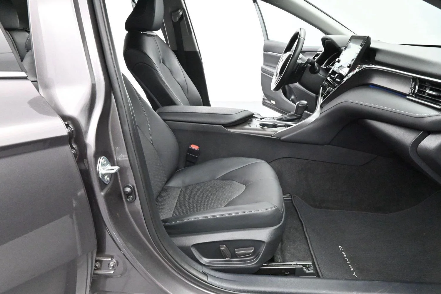 Used 2022 Predawn Gray Mica Toyota XSE image 30