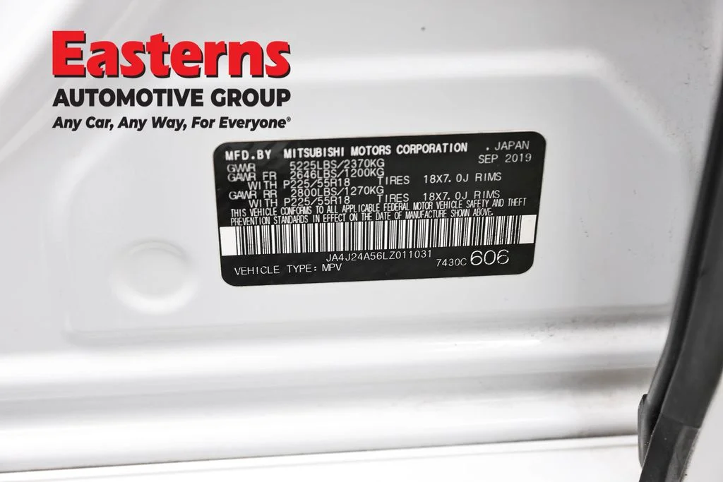 Used 2020 White Mitsubishi SEL image 34