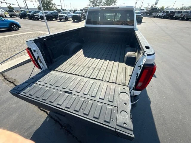Used 2022 White GMC Denali image 5