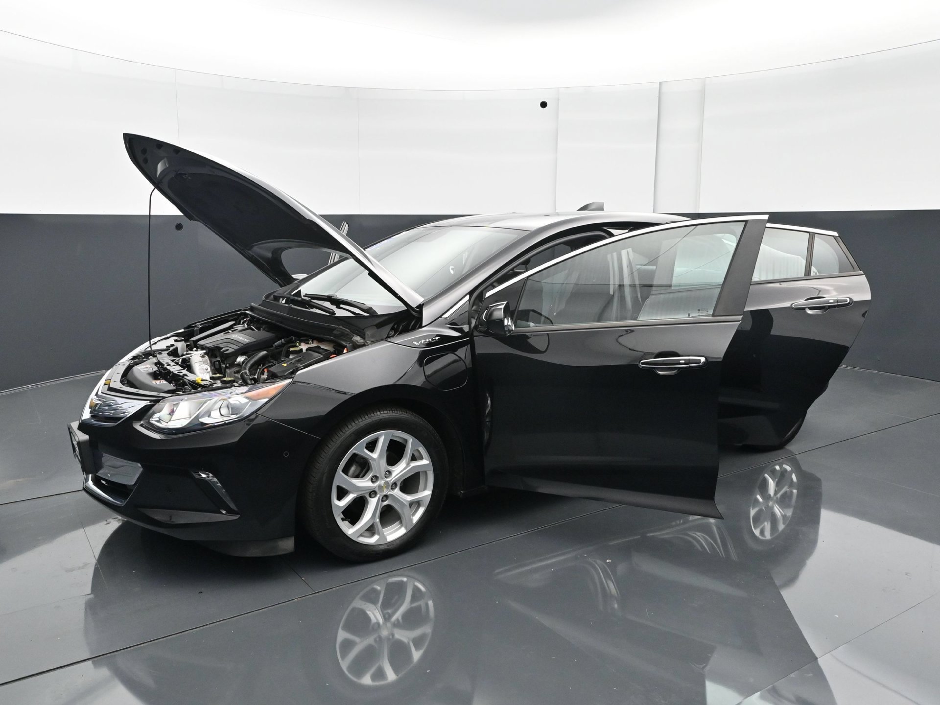 Used 2017 Mosaic Black Metallic Chevrolet Premier image 27