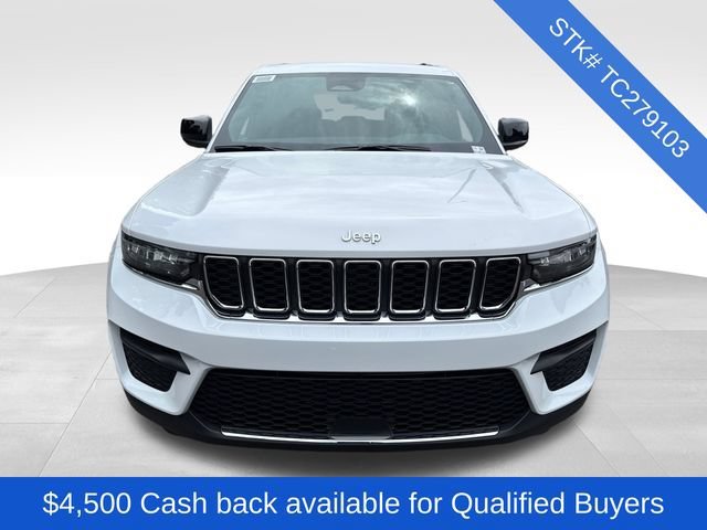 New 2026 Bright White Clear-Coat Exterior Paint Jeep Laredo image 2