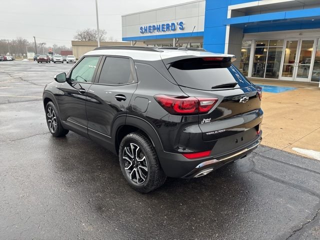 Used 2024 Black Chevrolet ACTIV image 5
