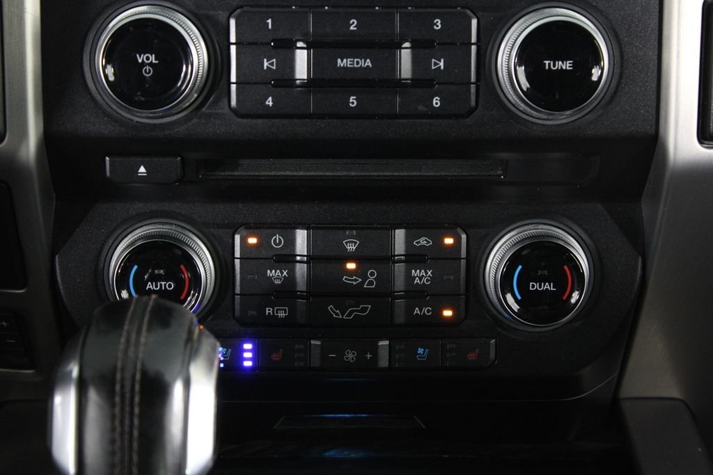 Used 2018 White Ford Platinum image 21