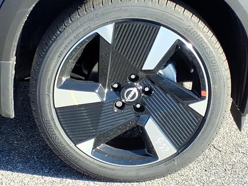 New 2026 Deep Blue Pearl Nissan SR image 5