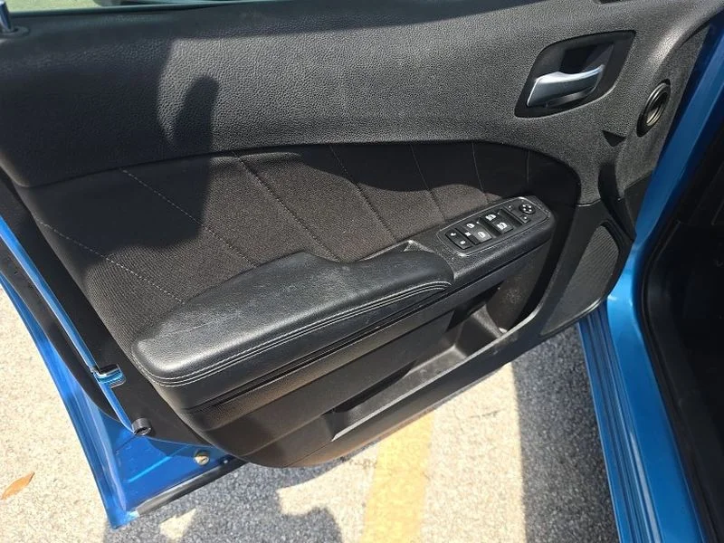 Used 2019 B5 Blue Pearlcoat Dodge SXT image 16