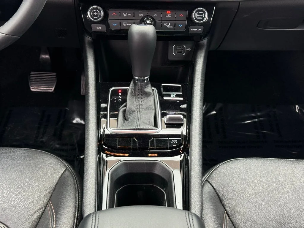Used 2023 White Jeep Limited image 22