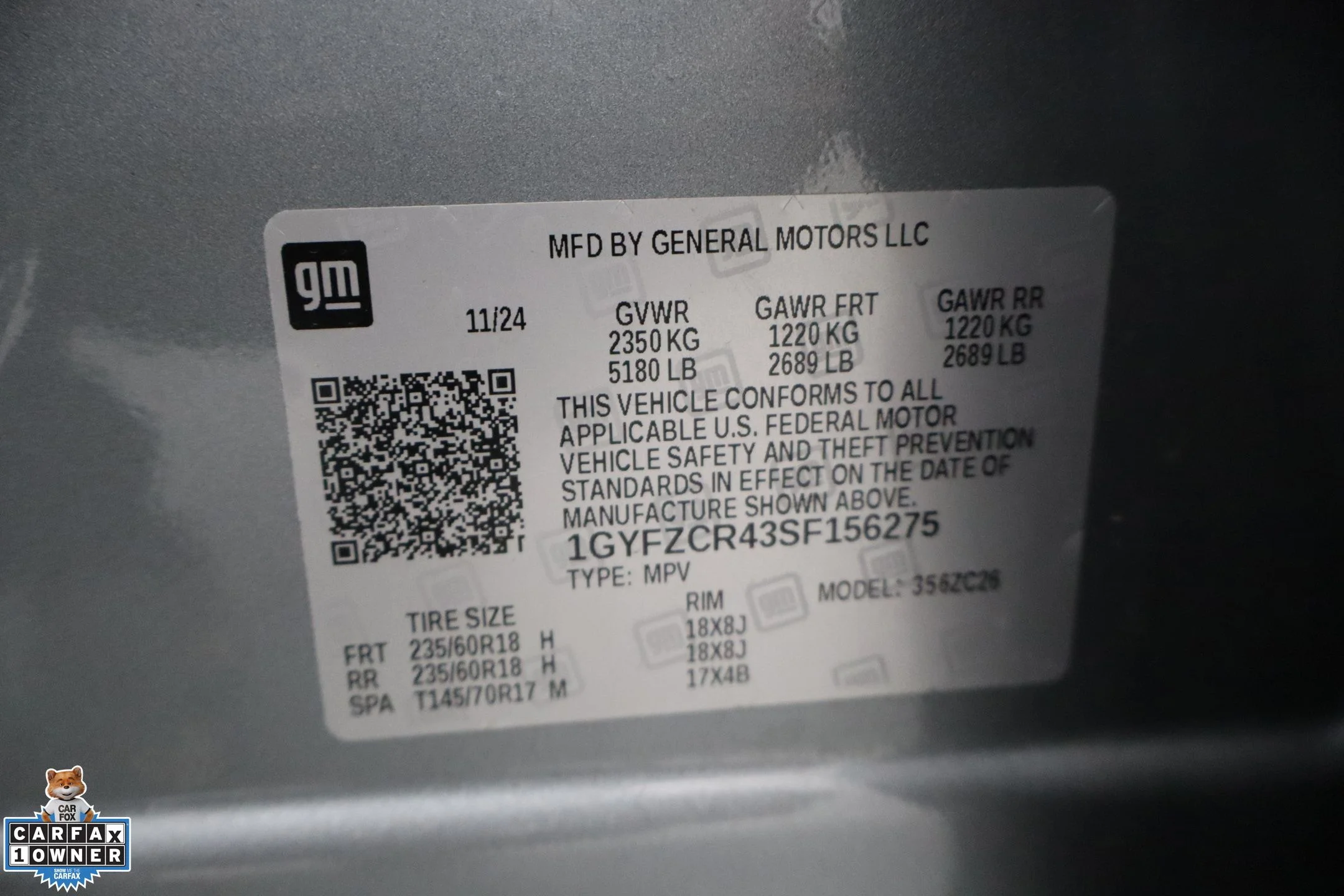 Used 2025 Silver Cadillac Premium Luxury image 31