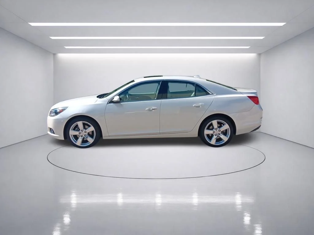 Used 2013 White Diamond Tricoat Chevrolet LTZ image 4