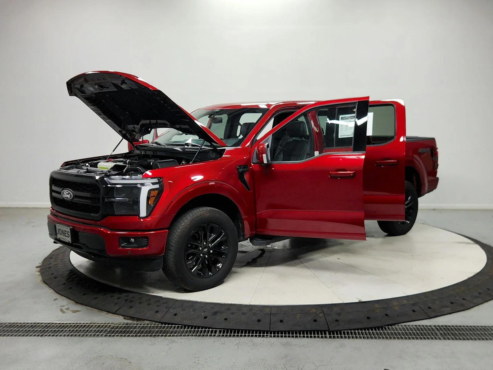 Used 2025 Red Ford Lariat image 12
