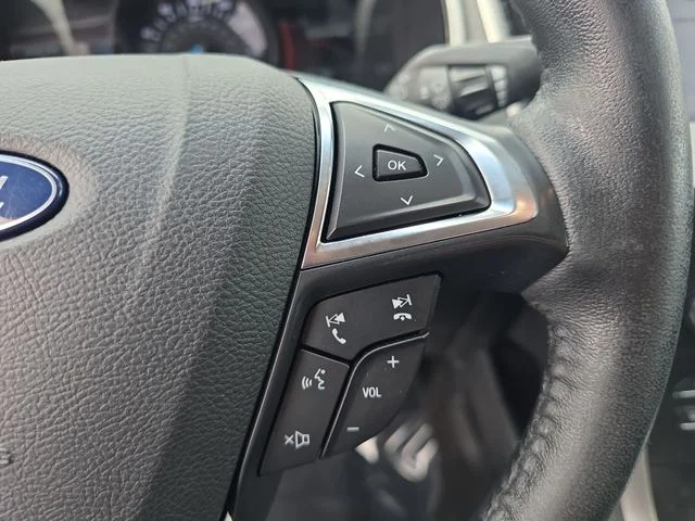 Used 2019 White Ford SEL image 19