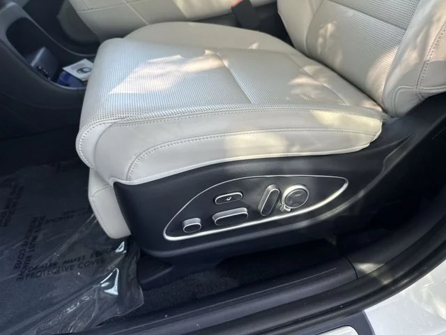 Used 2026 White Hyundai Calligraphy image 31