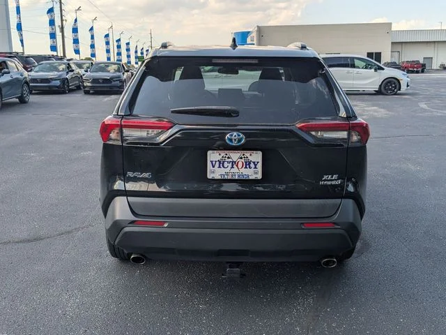 Used 2019 Midnight Black Metallic Toyota XLE image 9