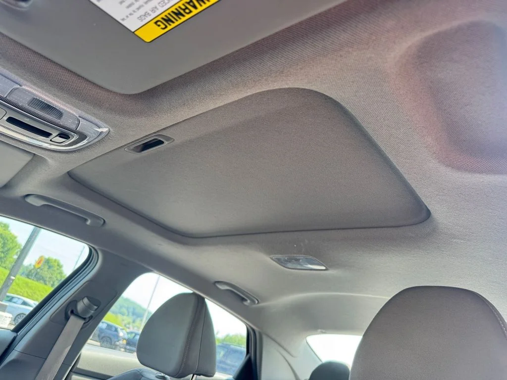 Used 2025 Black Hyundai SEL Convenience image 21