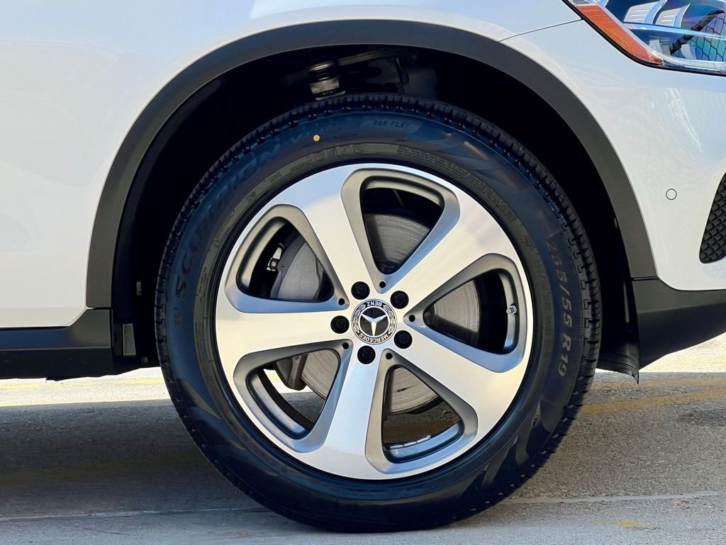 Certified Used 2022  Mercedes-Benz GLC 300 image 12