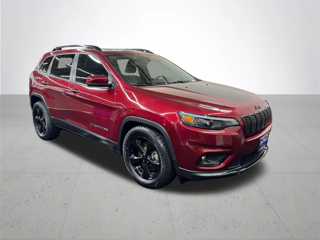 Used 2021 Red Jeep Altitude image 10