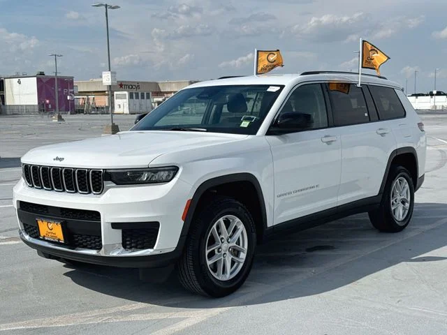 Certified Used 2023 White Jeep Laredo image 4