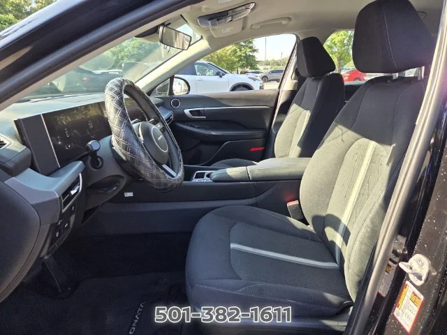 Used 2024 Black Hyundai SEL image 8