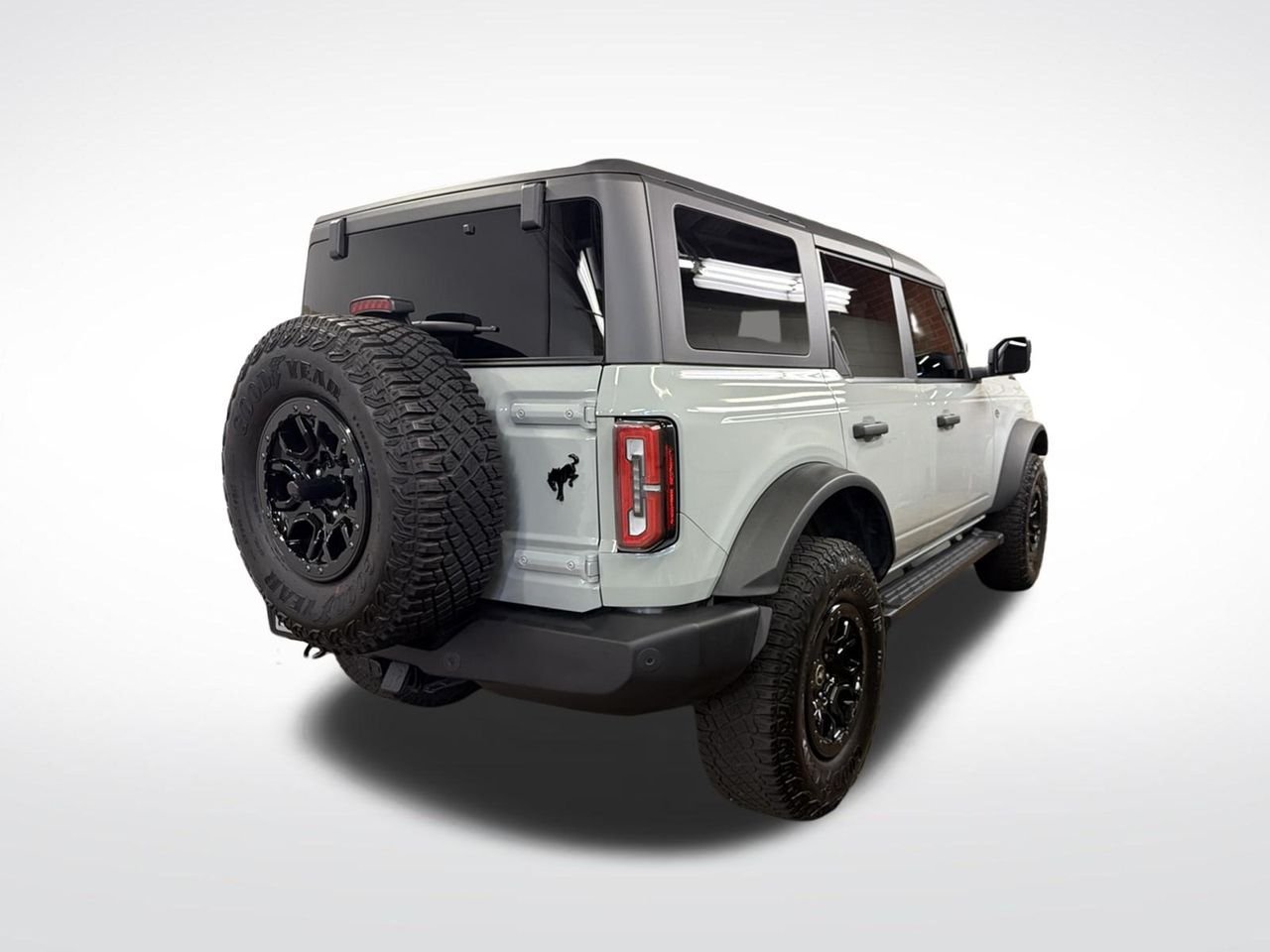 Used 2023 Gray Ford Wildtrak image 6