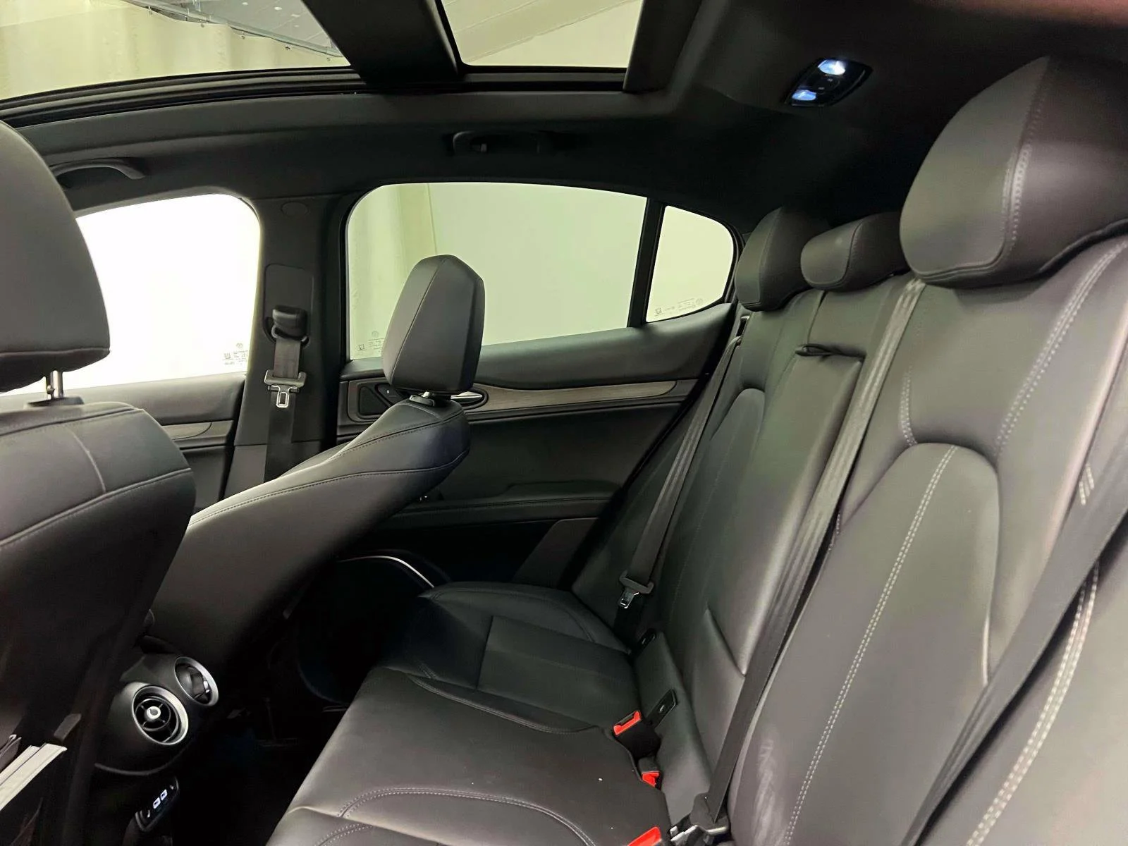 Used 2023 Alfa White Alfa Romeo Ti image 12