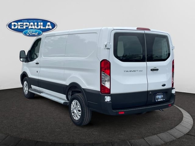 Used 2025 Oxford White Ford Base image 4
