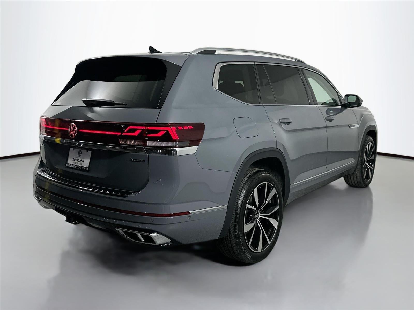 New 2026 Pure Gray Volkswagen 2.0T SEL Premium R-Line image 4