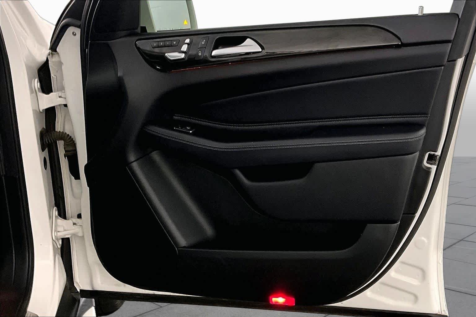 Used 2017 Polar White Mercedes-Benz GLS 450 image 21