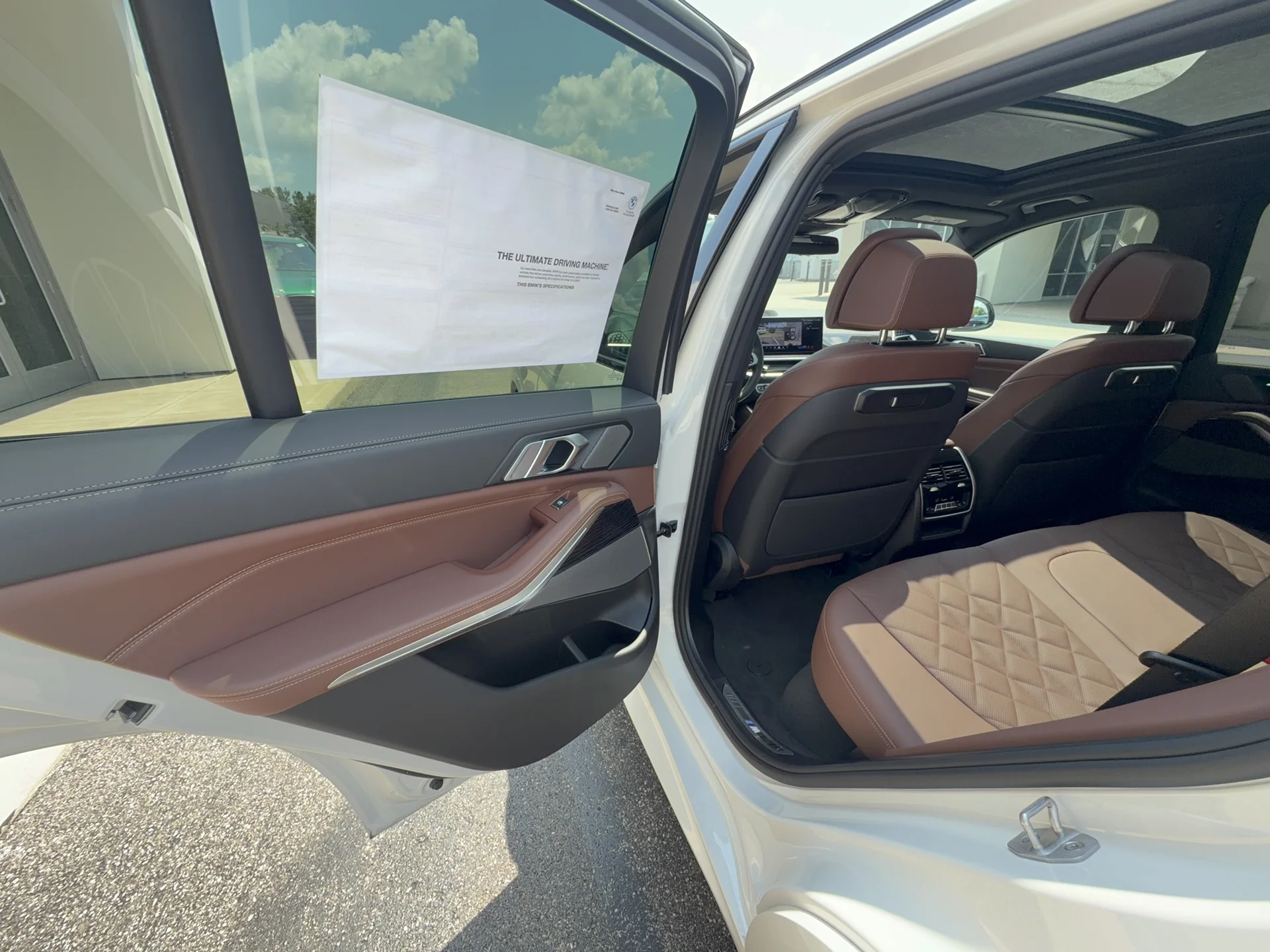 New 2026 Mineral White Metallic BMW xDrive40i image 25