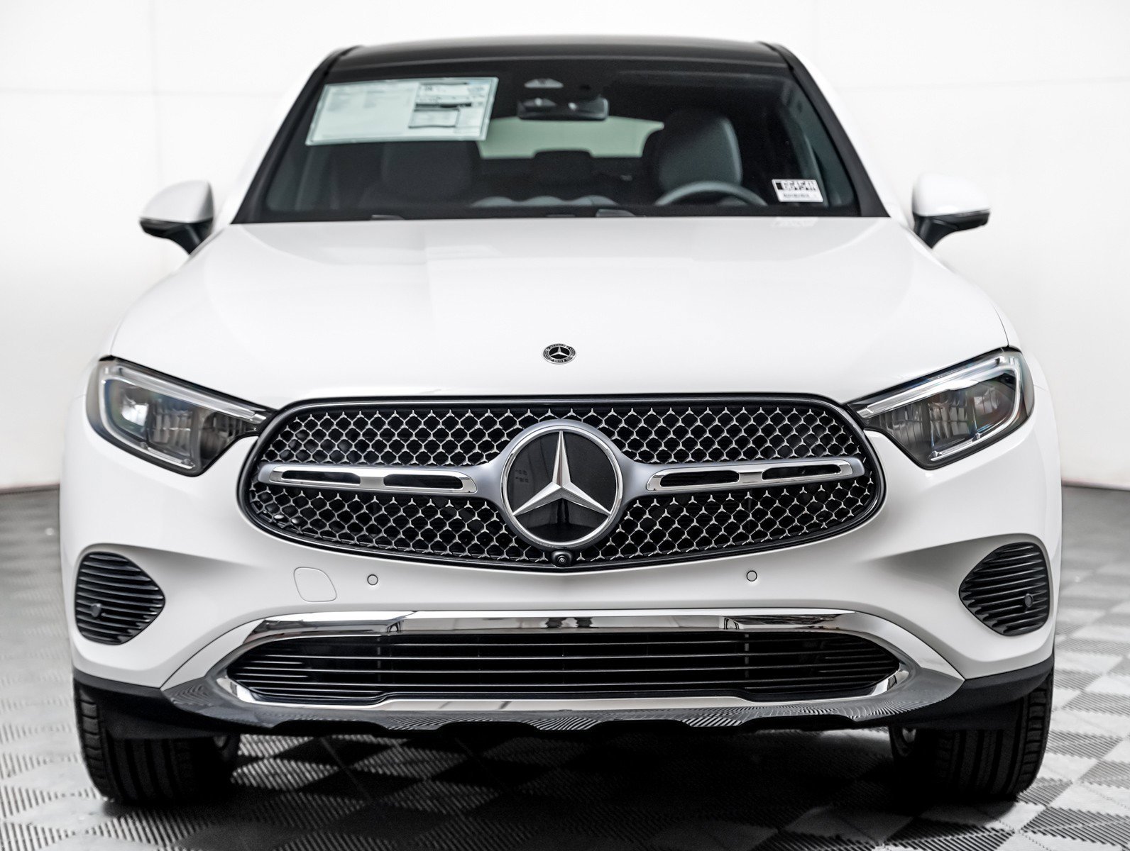 New 2026 Polar White Mercedes-Benz GLC 300 image 9