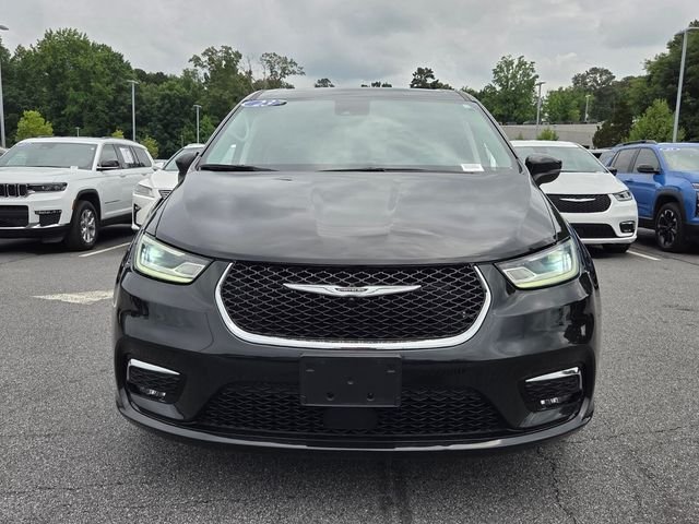 Used 2023 Black Chrysler Touring L image 2