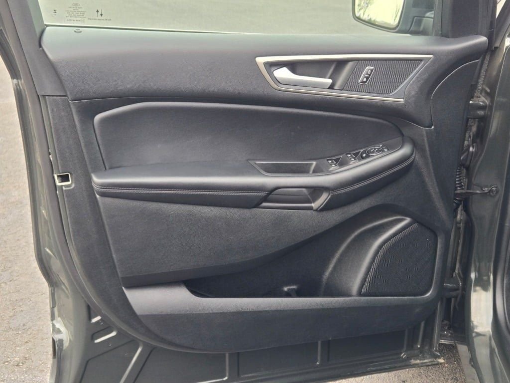 Used 2023 Green Metallic Ford SEL image 20