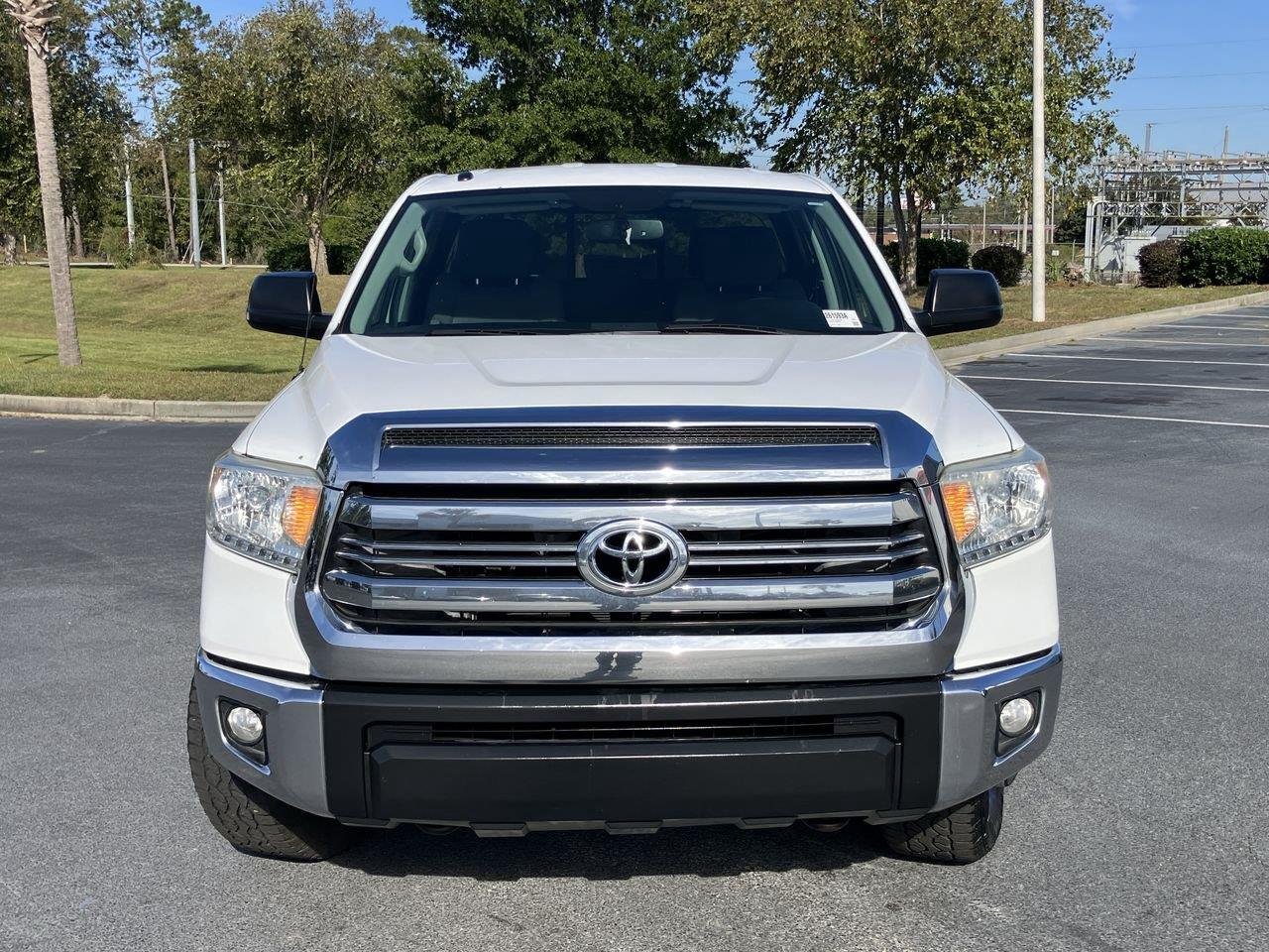 Used 2017 White (Super White) Toyota SR5 Double Cab 6.5 FT. image 8