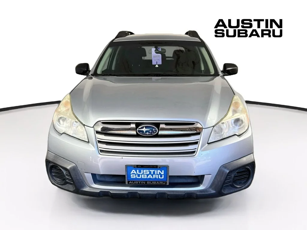 Used 2013 Silver Subaru 2.5i image 2