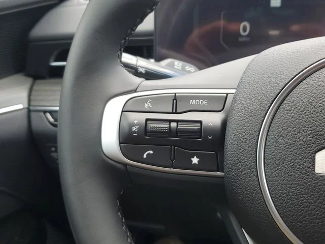 2025 Kia K5 EX - Photo 19