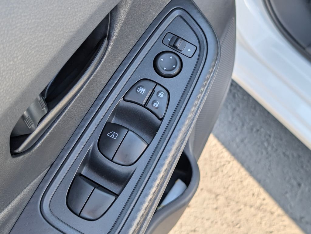 Used 2025 White Nissan 1.6 S image 17