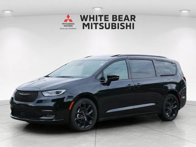 Used 2025 Chrysler Pacifica Limited with VIN 2C4RC1GG0SR520098 for sale in White Bear Lake, Minnesota