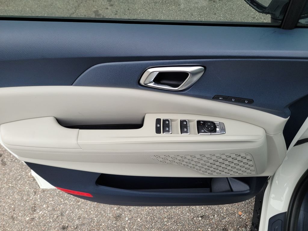 New 2026 White Kia EX image 20