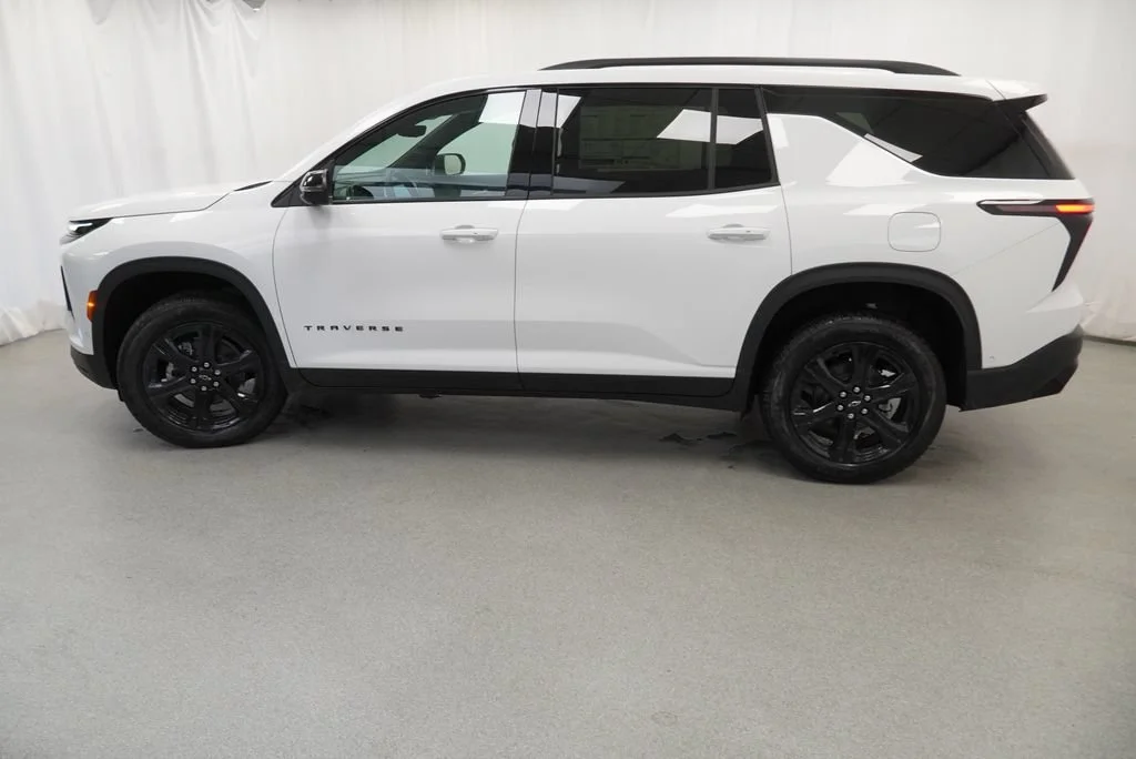 New 2027 Summit White Chevrolet LT image 39