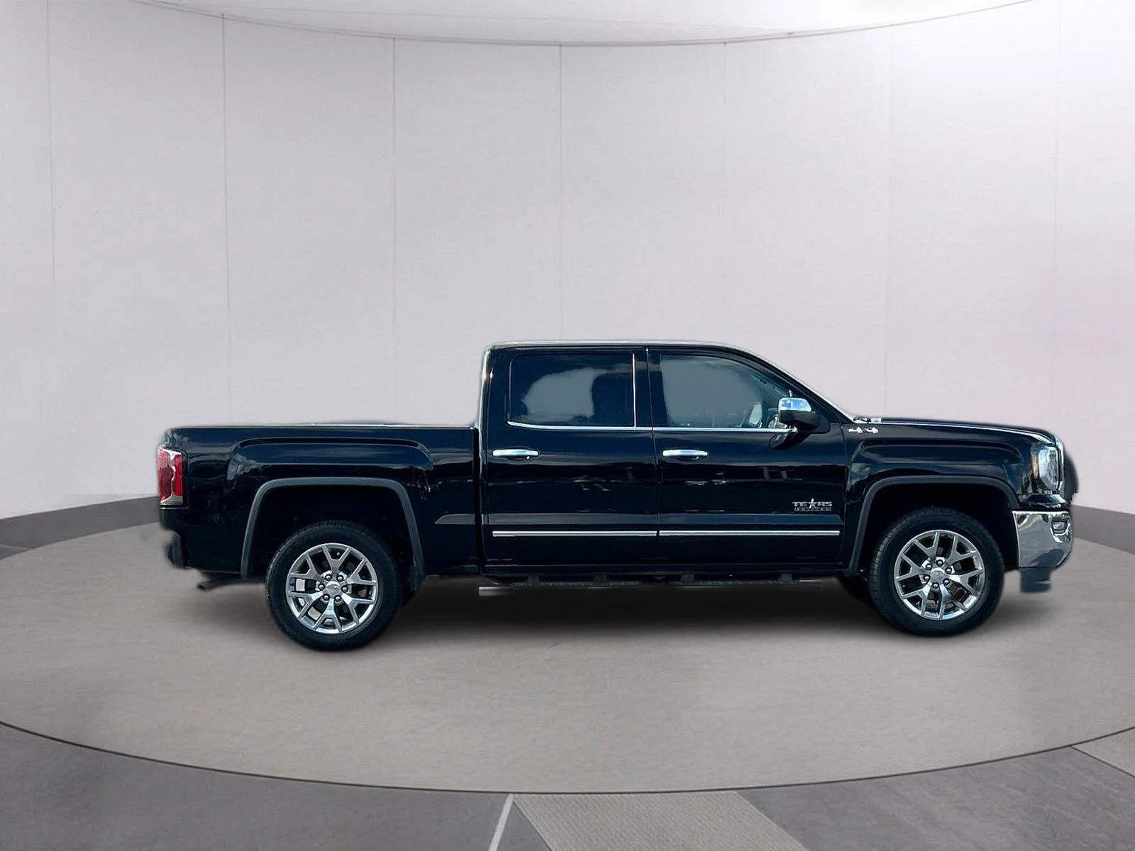 Used 2018 ONYX BLACK GMC SLT image 8