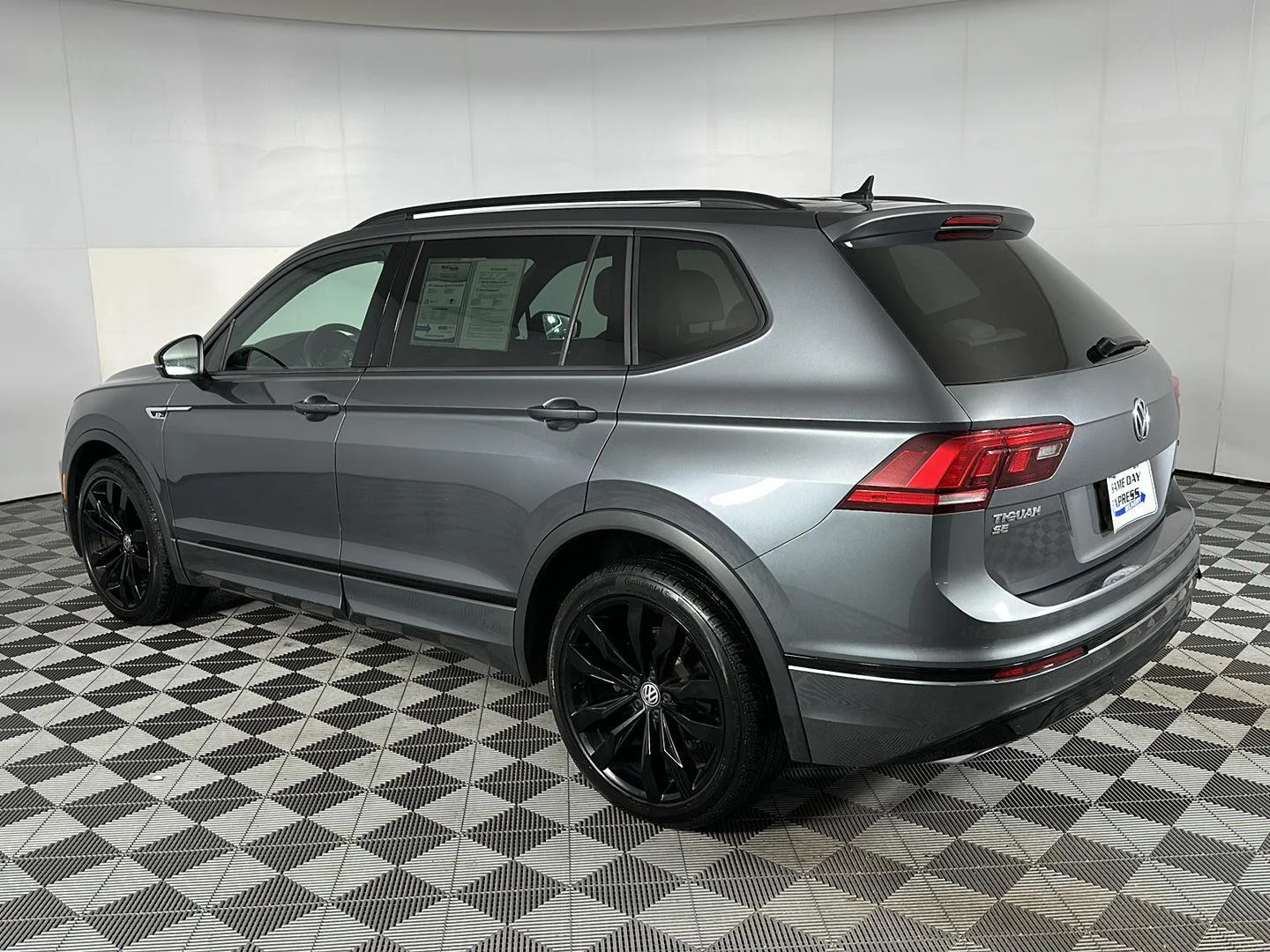 Used 2021 Platinum Gray Metallic Volkswagen SE R-Line Black image 30
