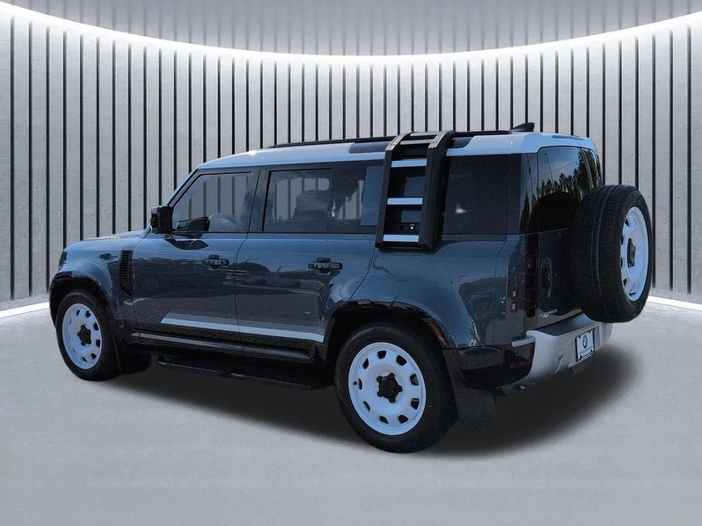 Certified Used 2025 Blue Land Rover S image 5