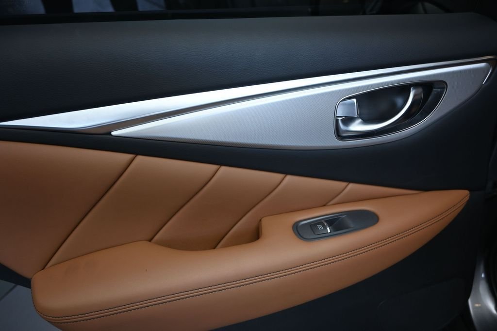 Certified Used 2023 Gray INFINITI LUXE image 17