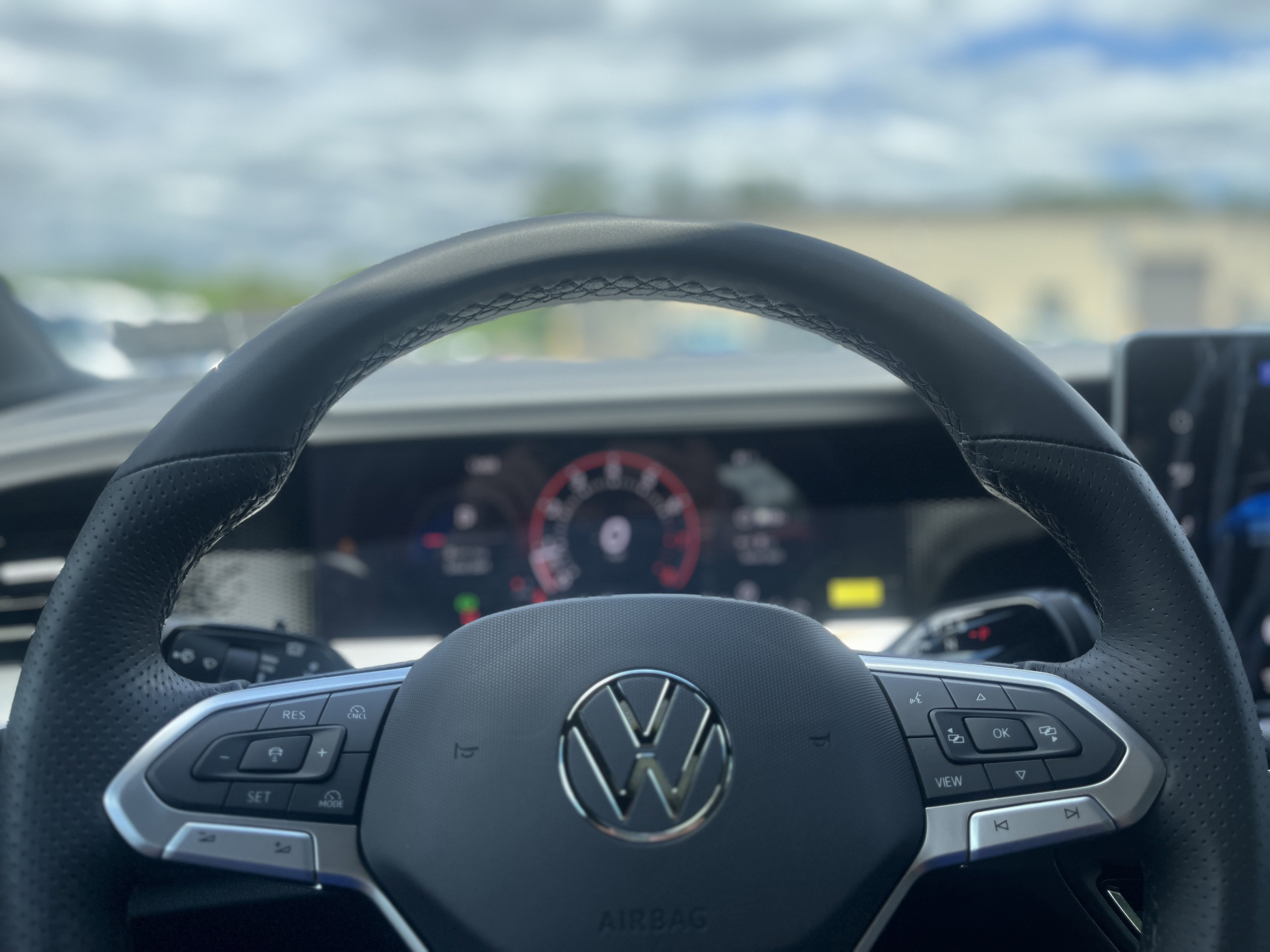 New 2026 Monterey Blue w/Deep Black Roof Volkswagen SE R-Line Black image 19
