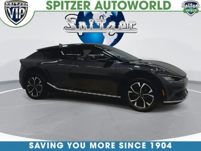 Used 2022 Gray Kia Wind image 3