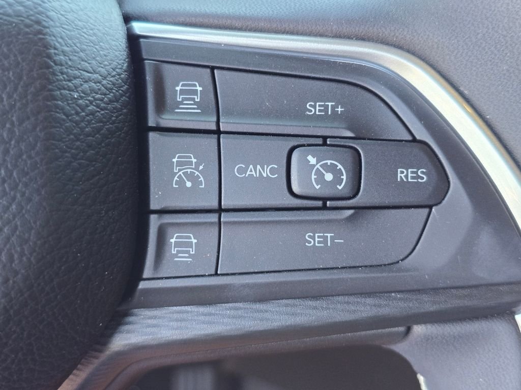 Used 2025 White Jeep Altitude X image 23