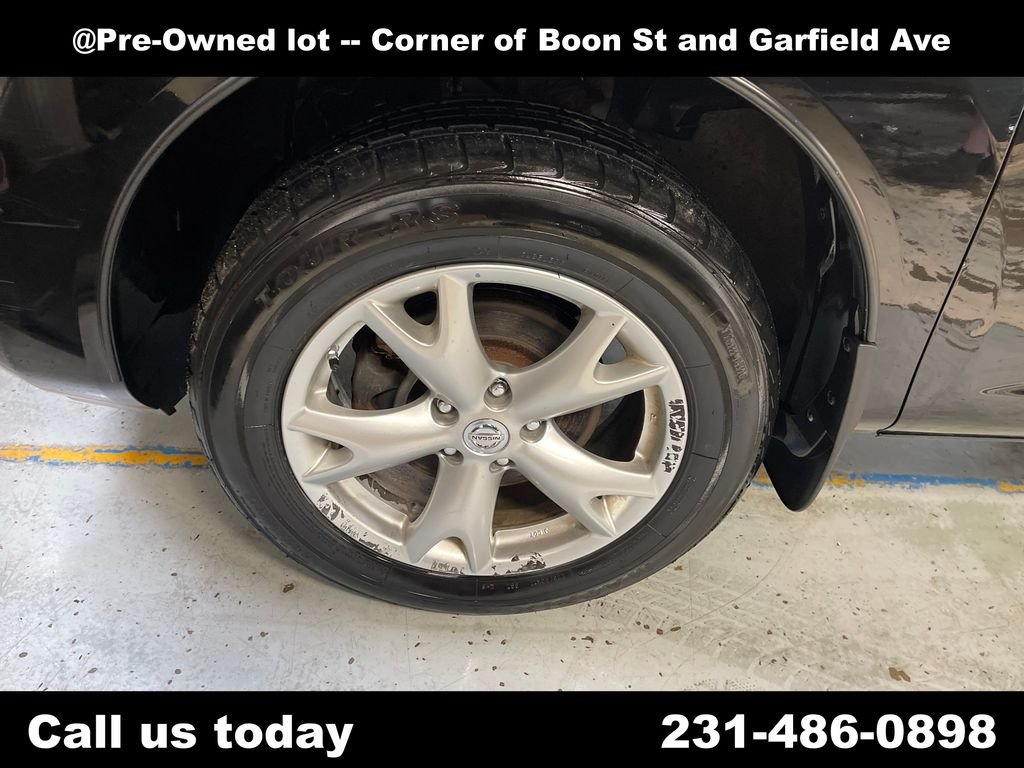 Used 2010 Black Nissan SL image 11