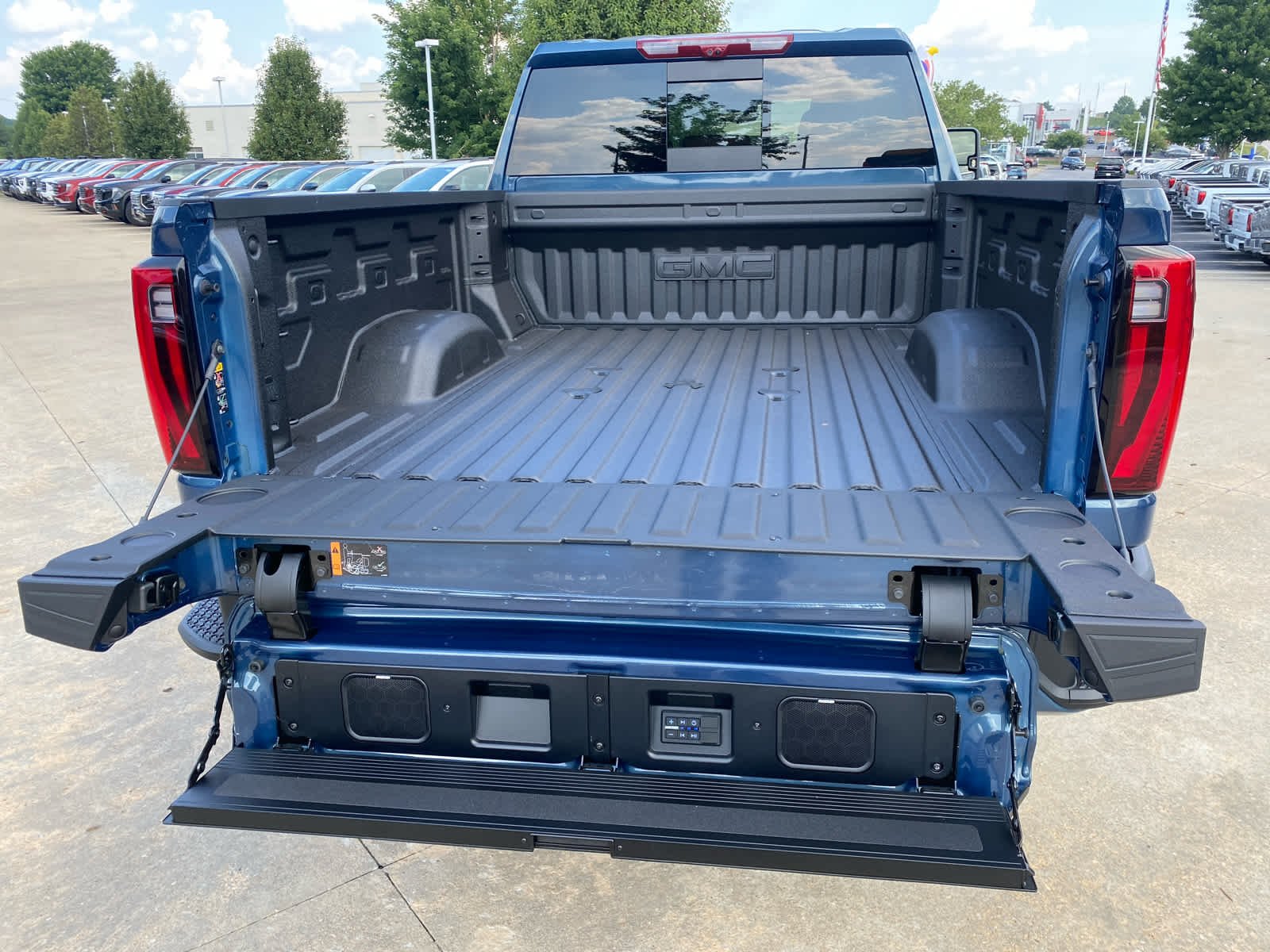 2026 GMC Sierra 2500HD Denali Ultimate - Photo 29