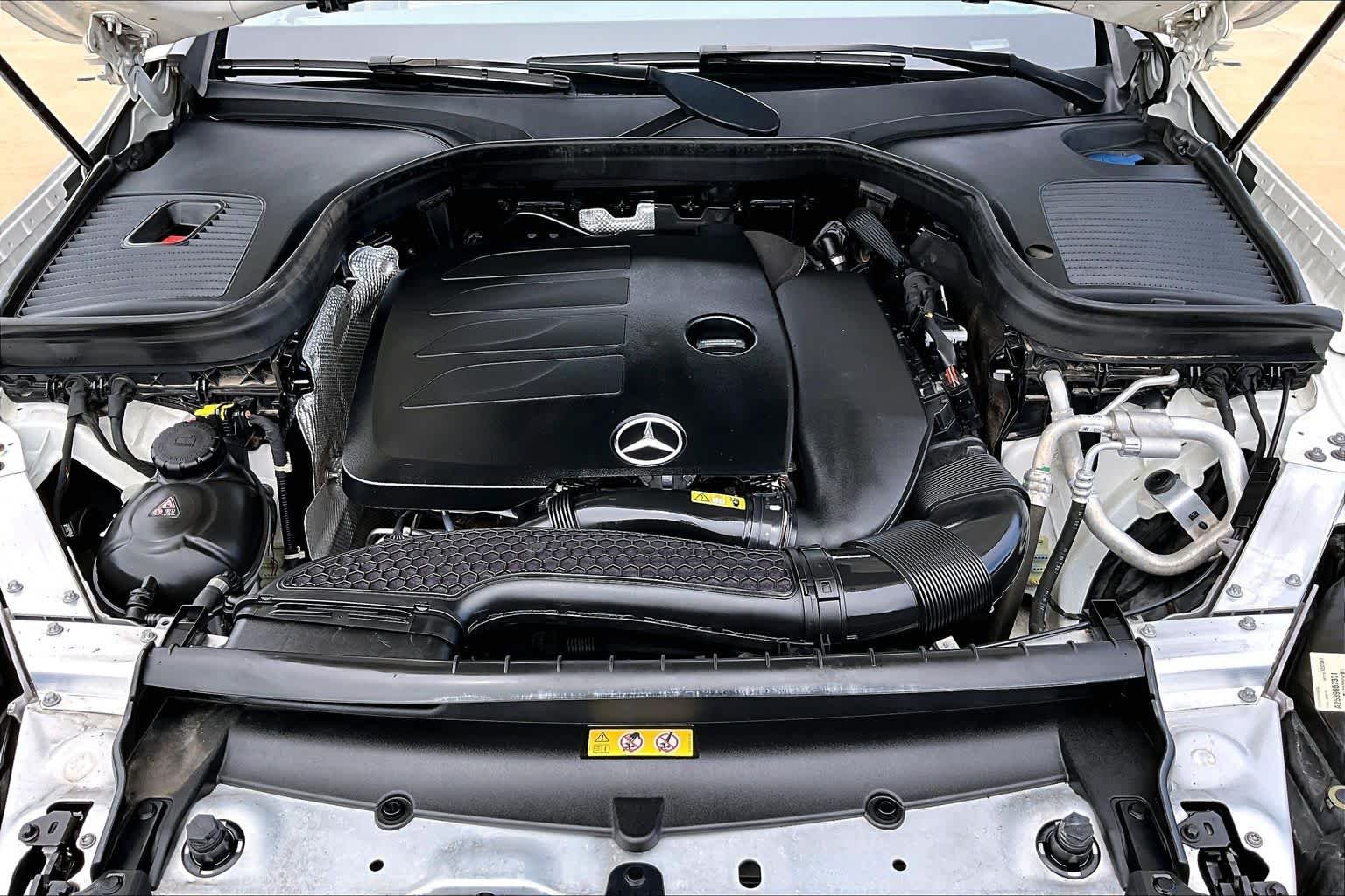 Used 2020 Polar White Mercedes-Benz GLC 300 image 31