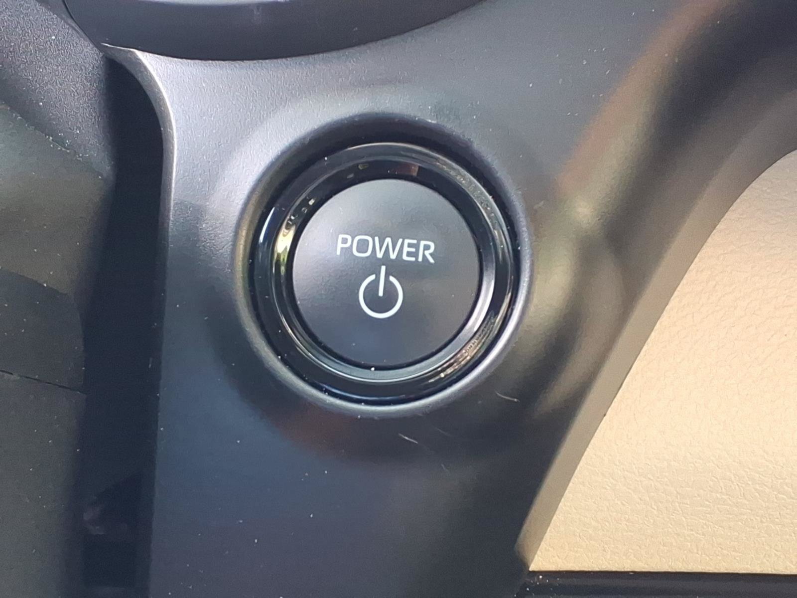 Used 2026 Wind Chill Pearl Toyota Limited image 25