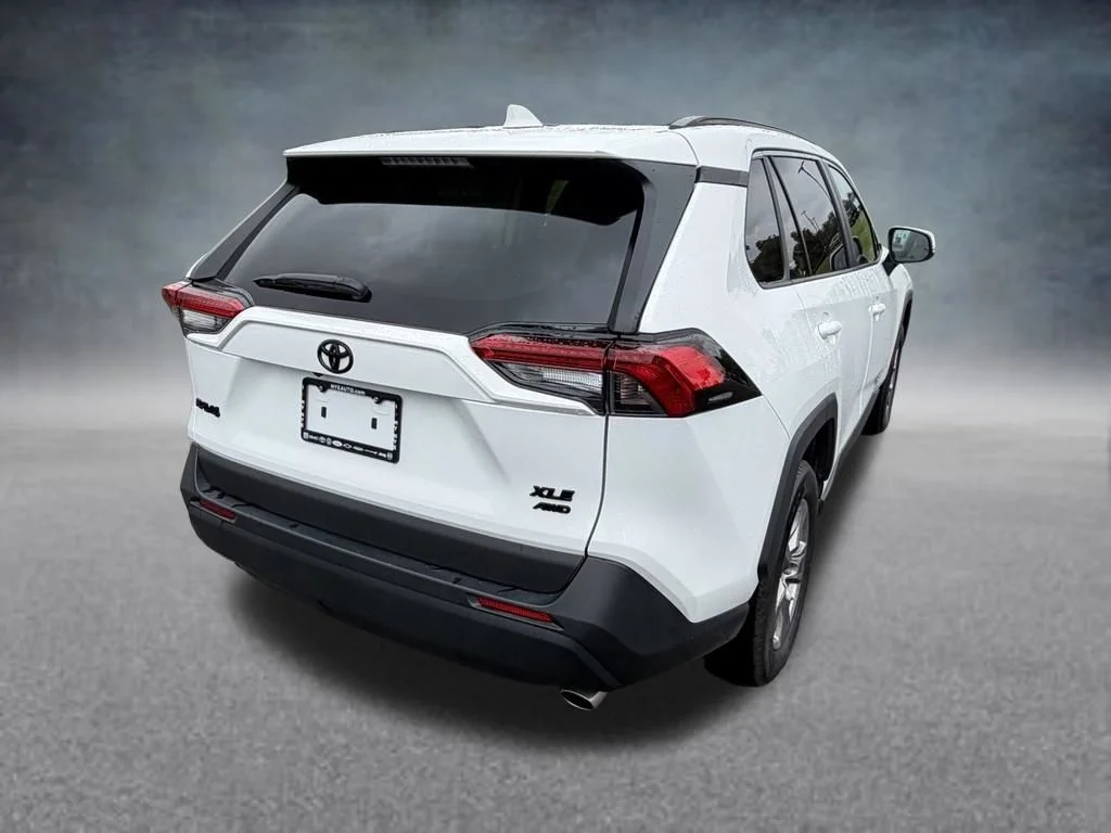 Used 2023 White Toyota XLE image 5