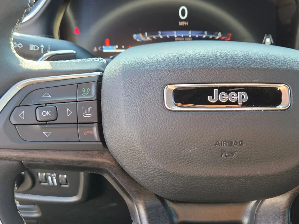 Used 2025 Gray Jeep Limited image 26